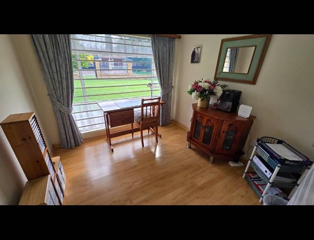 5 BEDROOM HOUSE FOR SALE IN BRACKENHURST